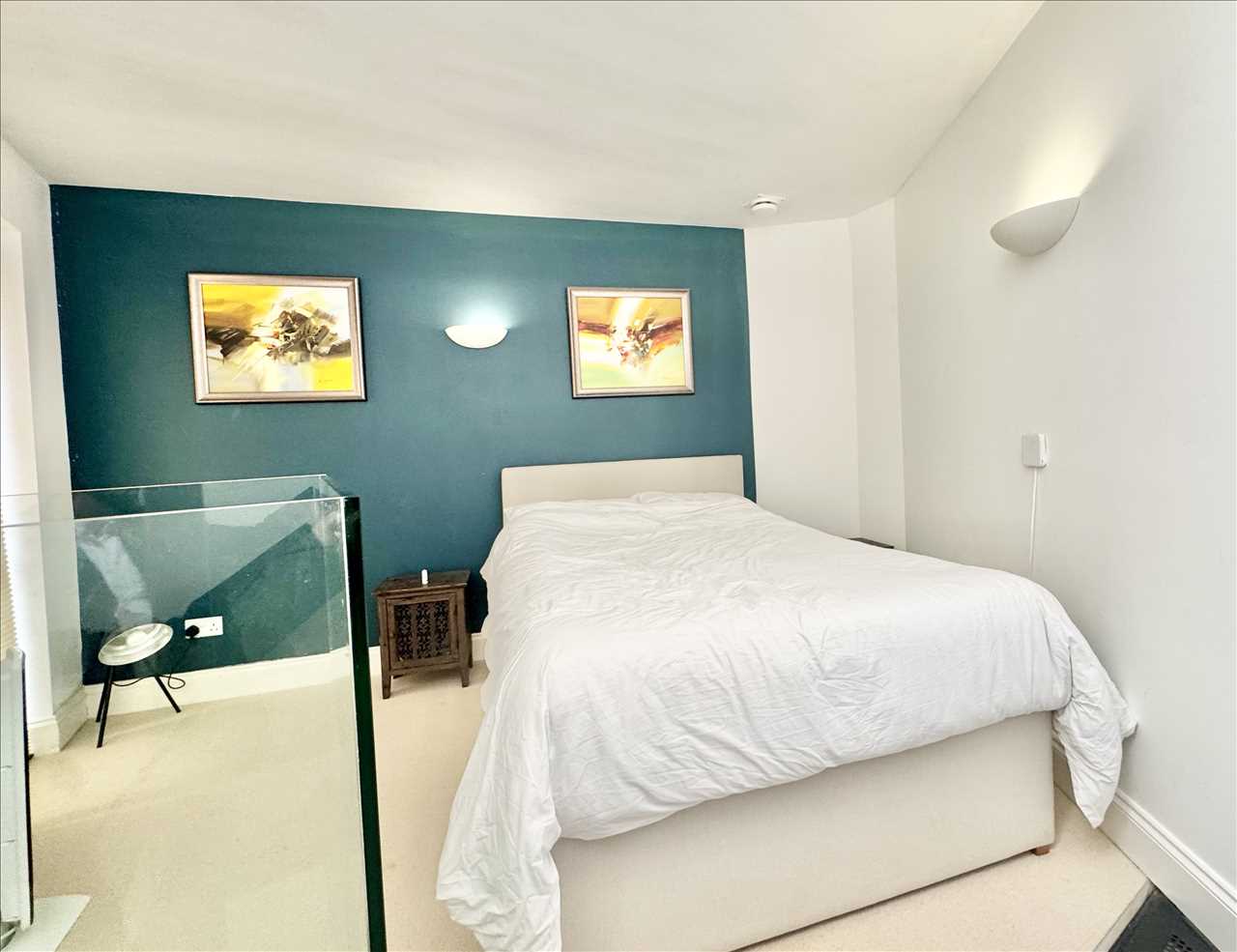 2 bed flat for sale in Carleton Road 6