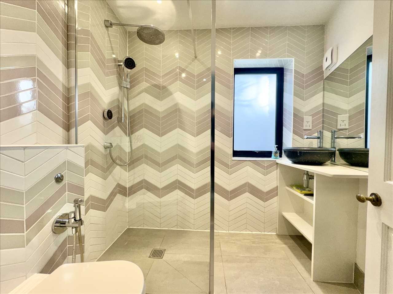 2 bed flat for sale in Carleton Road 8