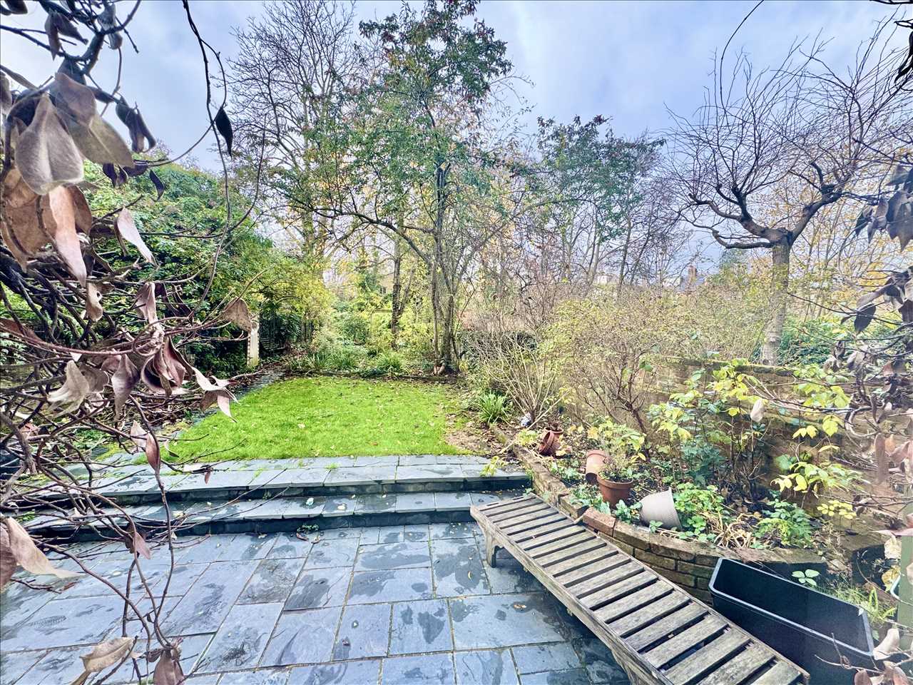 2 bed flat for sale in Carleton Road 10