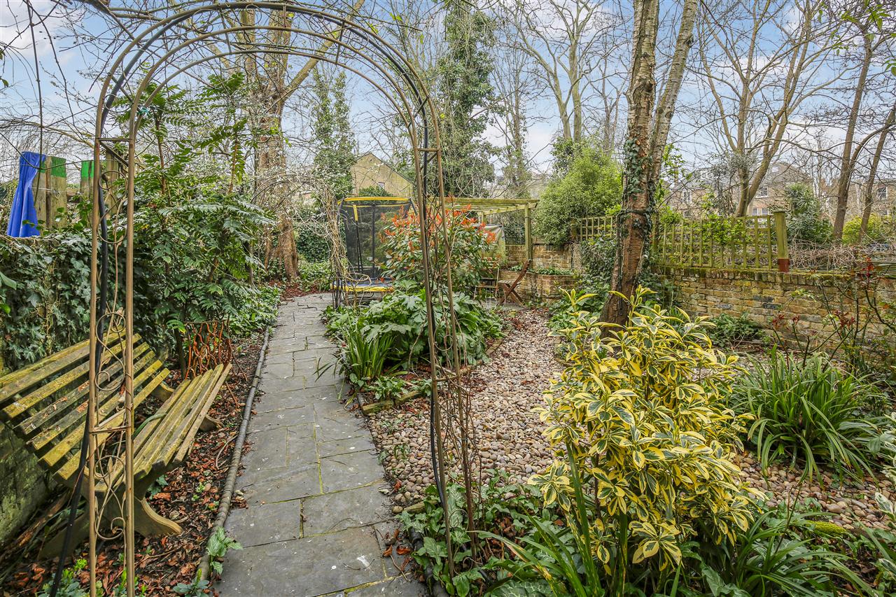 2 bed flat for sale in Carleton Road  - Property Image 13