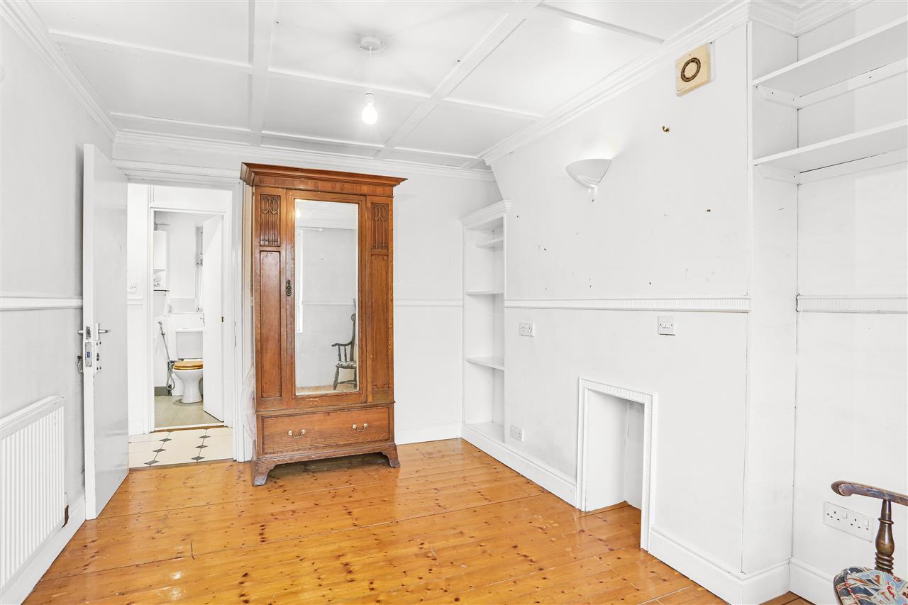 2 bed flat for sale in Dalmeny Avenue 6