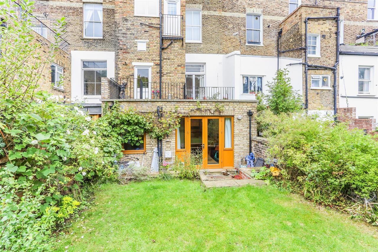 2 bed flat for sale in Tufnell Park Road  - Property Image 2