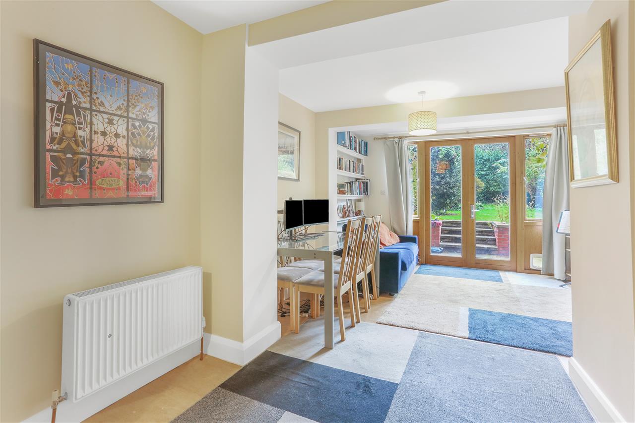 2 bed flat for sale in Tufnell Park Road  - Property Image 4