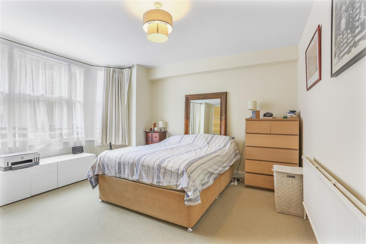 2 bed flat for sale in Tufnell Park Road  - Property Image 9