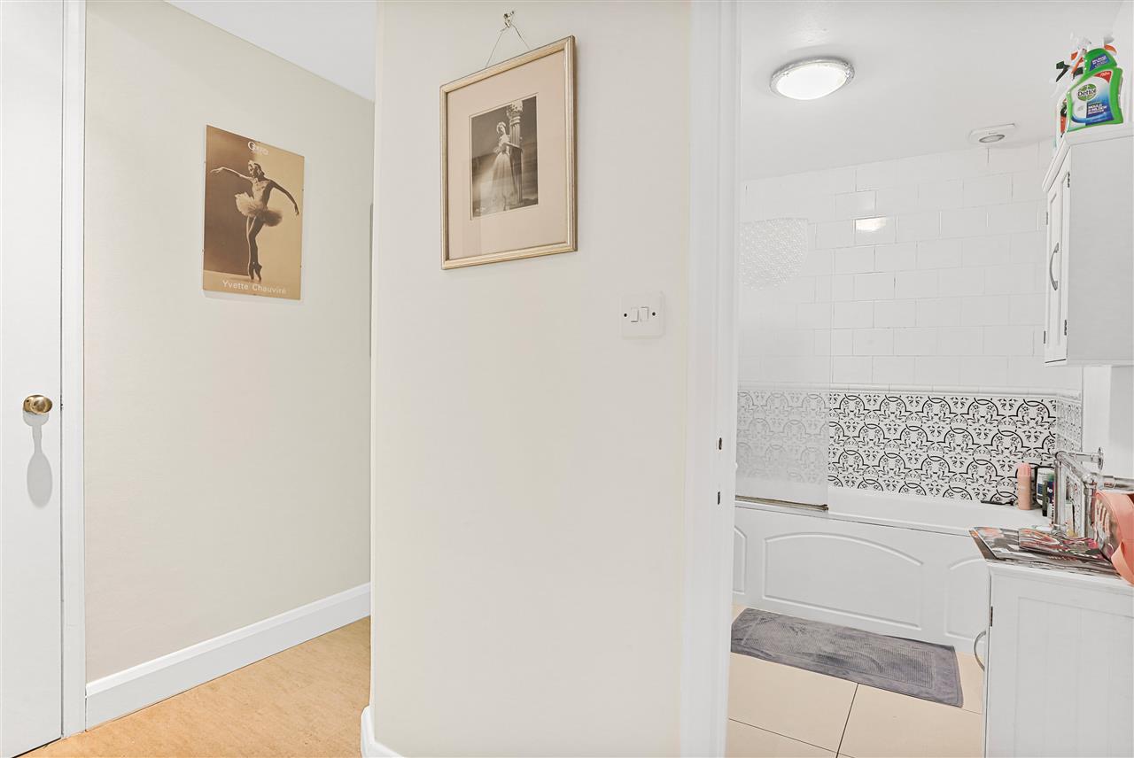 2 bed flat for sale in Tufnell Park Road 12