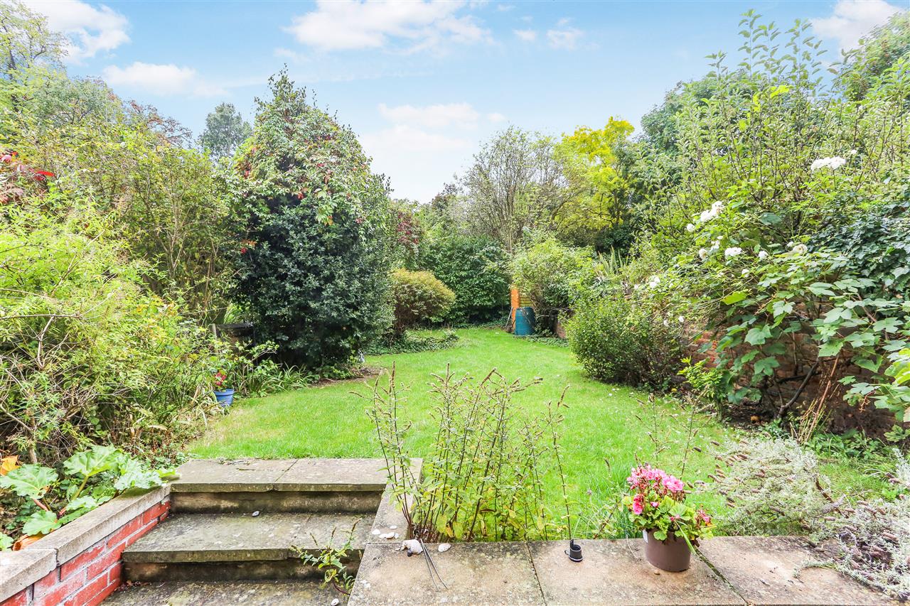 2 bed flat for sale in Tufnell Park Road  - Property Image 17