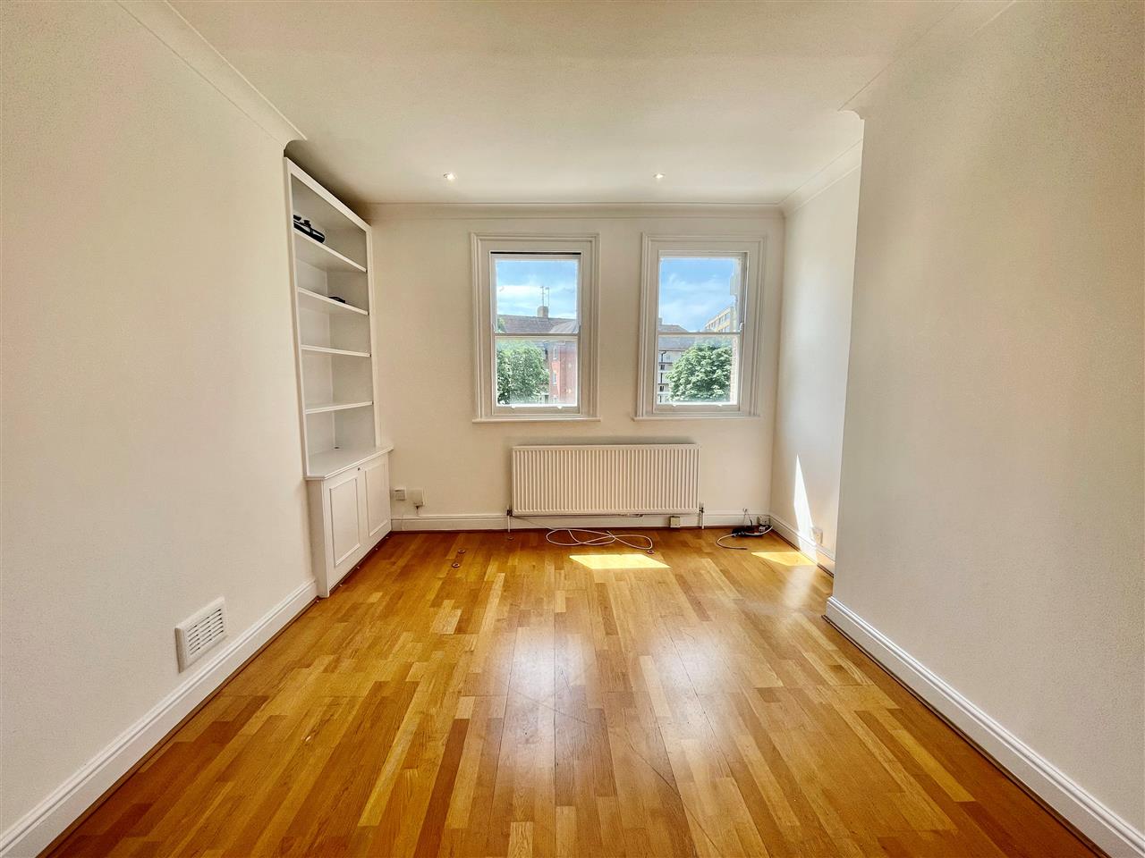 2 bed flat for sale in Tufnell Park Road 7