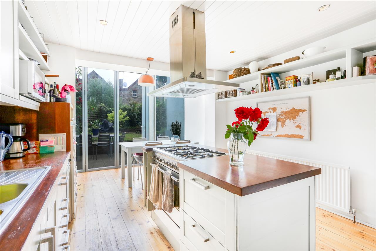 5 bed terraced house to rent  - Property Image 8