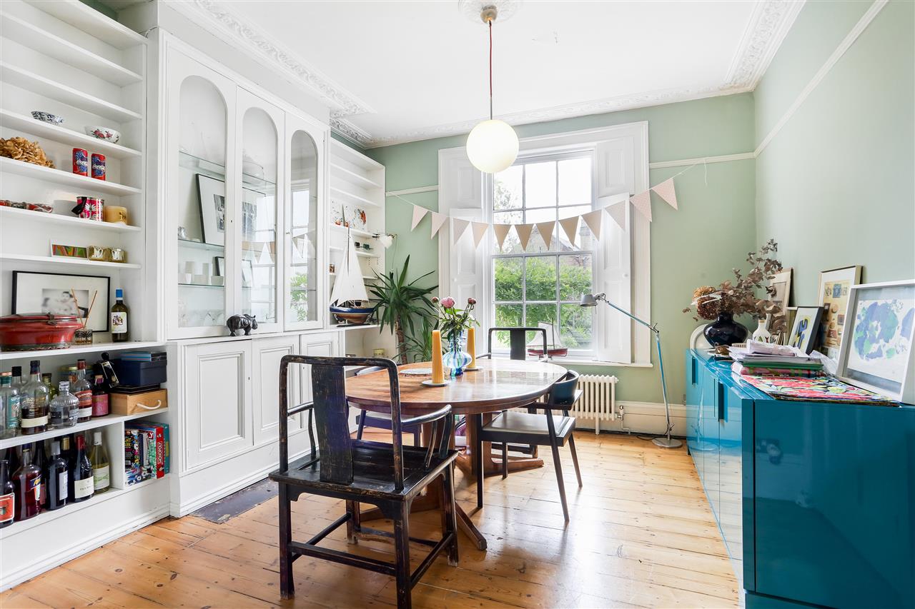 5 bed terraced house to rent  - Property Image 10