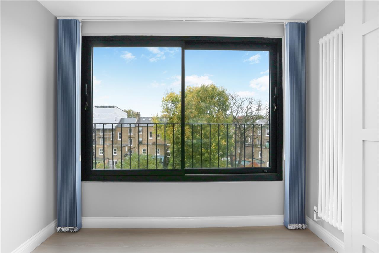 2 bed flat for sale in Tufnell Park Road  - Property Image 4