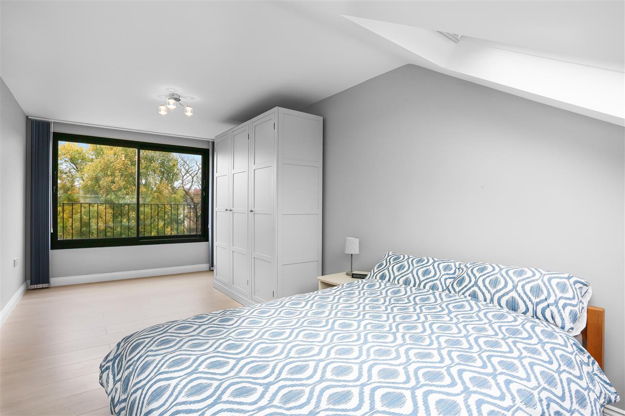 2 bed flat for sale in Tufnell Park Road  - Property Image 6