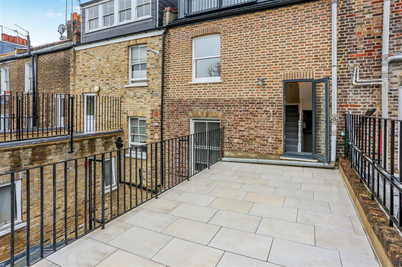 2 bed flat for sale in Tufnell Park Road 11