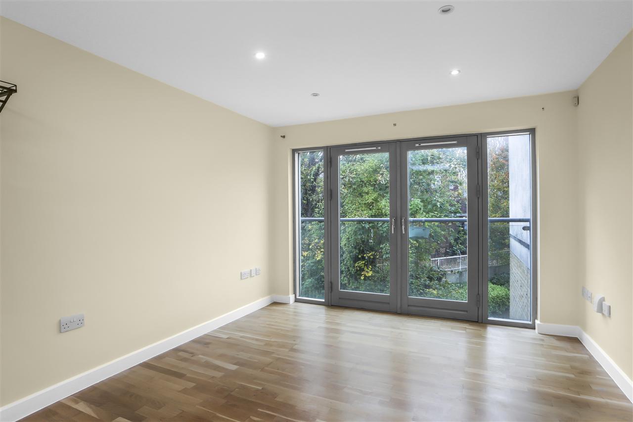 2 bed flat for sale in Ingestre Road  - Property Image 8