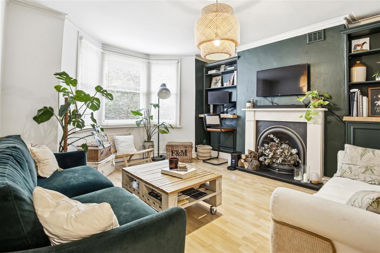 1 bed flat for sale in Montpelier Grove 2