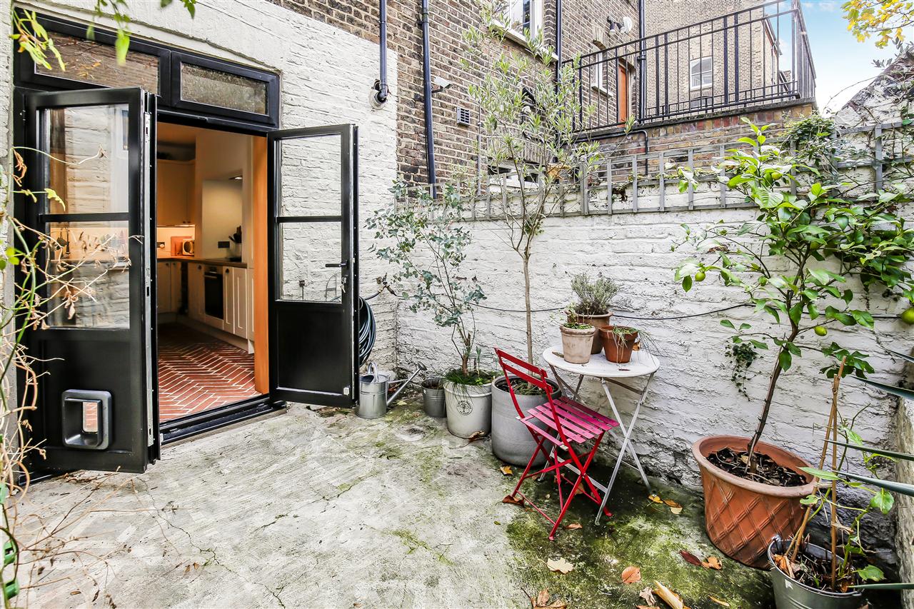 1 bed flat for sale in Montpelier Grove 19