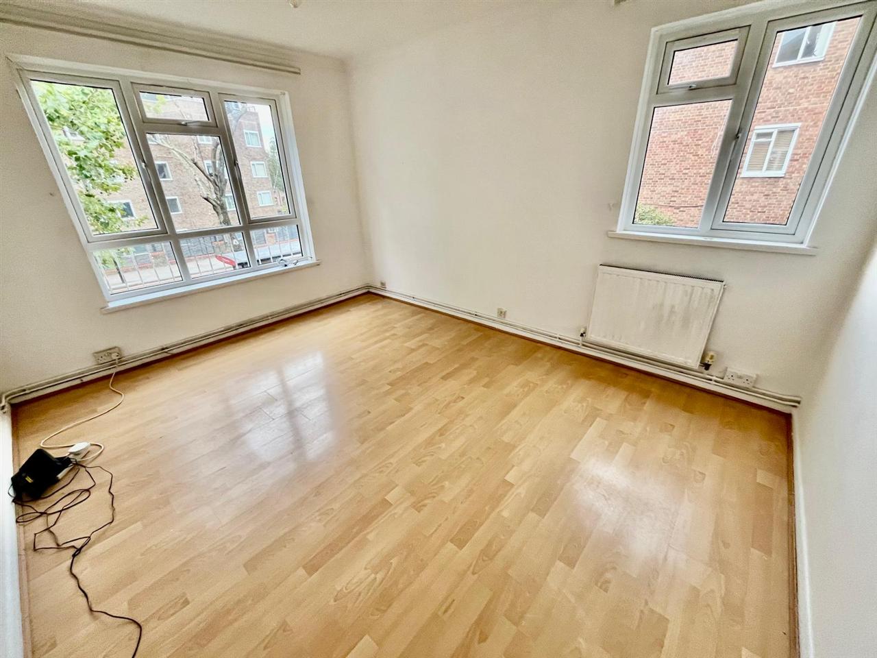 AVAILABLE NOW! A newly refreshed and spacious first floor apartment forming part of a popular purpose built block situated within very close proximity to Tufnell Park and Archway (both Northern Line) underground stations together with local shops, cafes, bars and restaurants on both Junction ...
