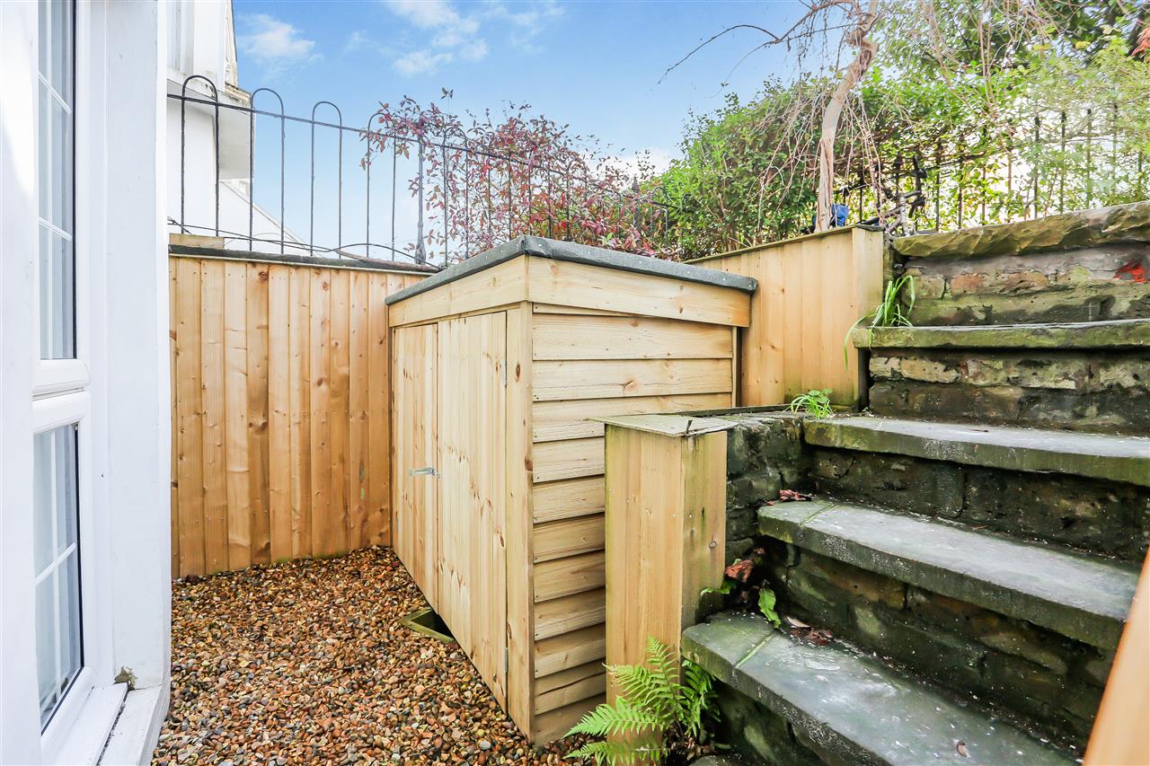 1 bed flat for sale in Leighton Road  - Property Image 15