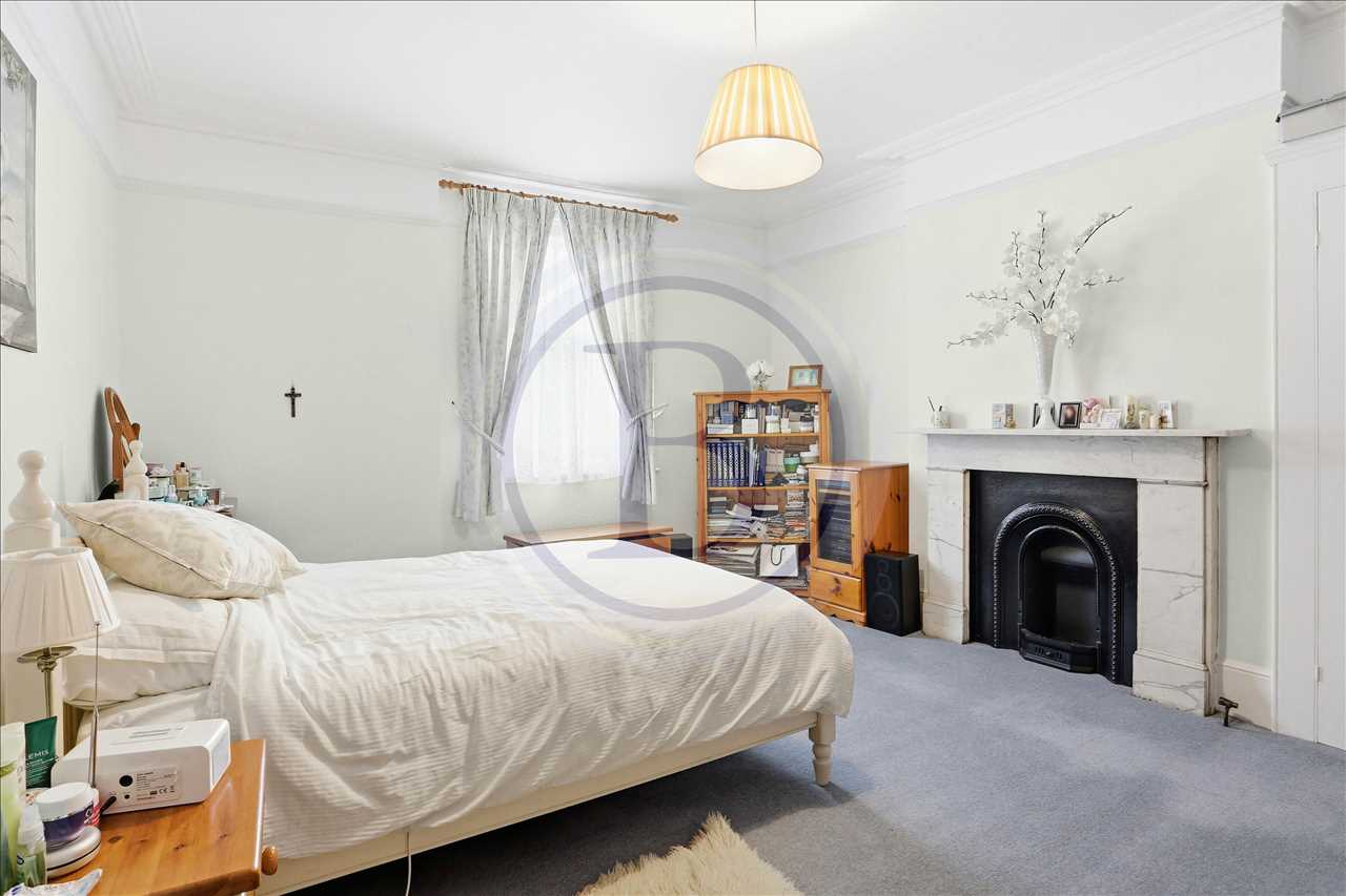 5 bed semi-detached house for sale in Mercers Road  - Property Image 4