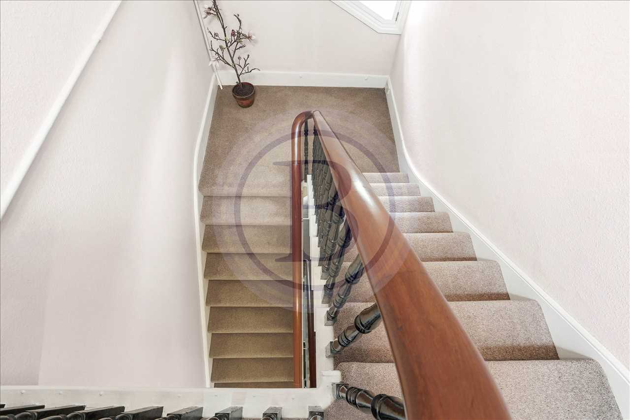 5 bed semi-detached house for sale in Mercers Road 9