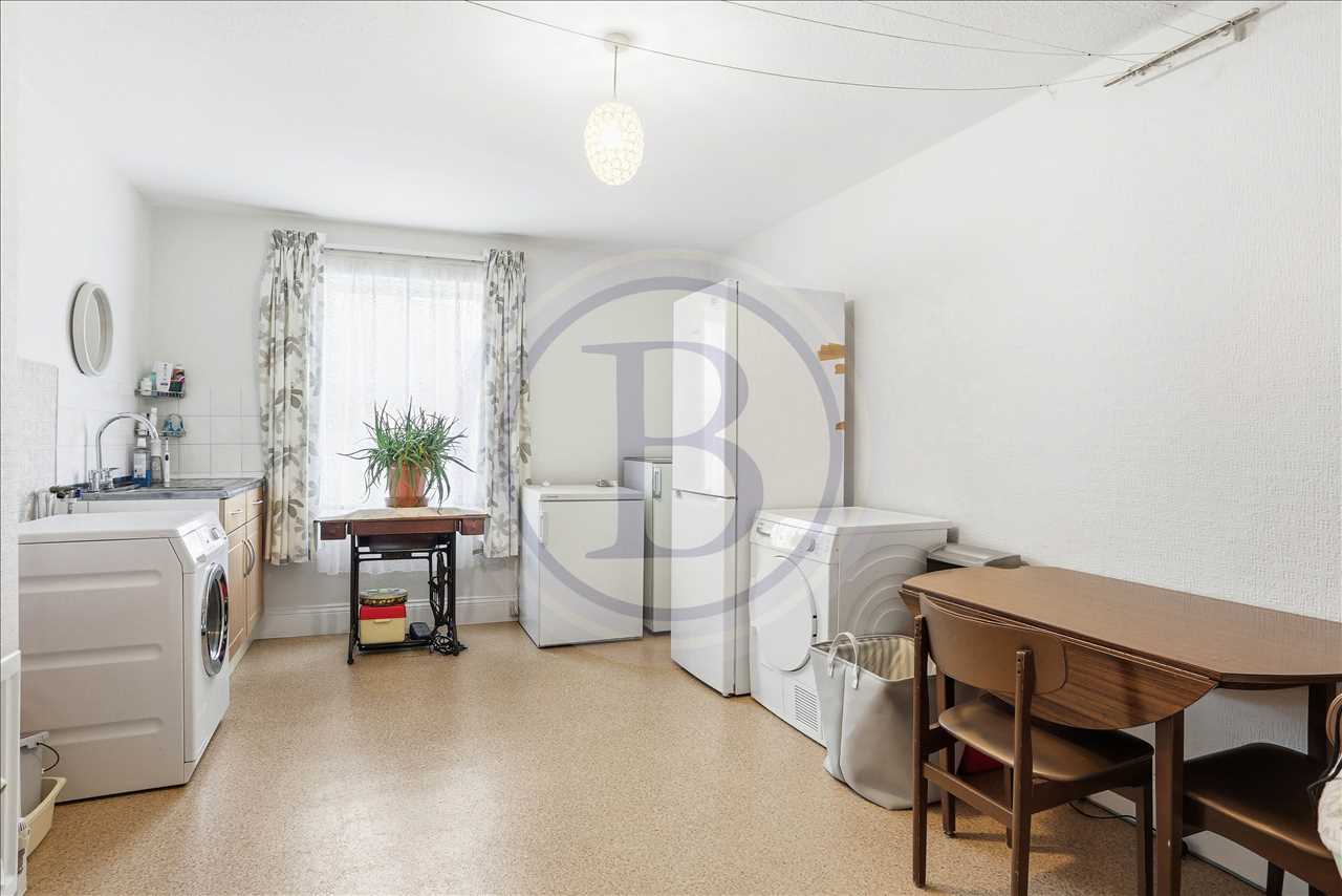 5 bed semi-detached house for sale in Mercers Road  - Property Image 19