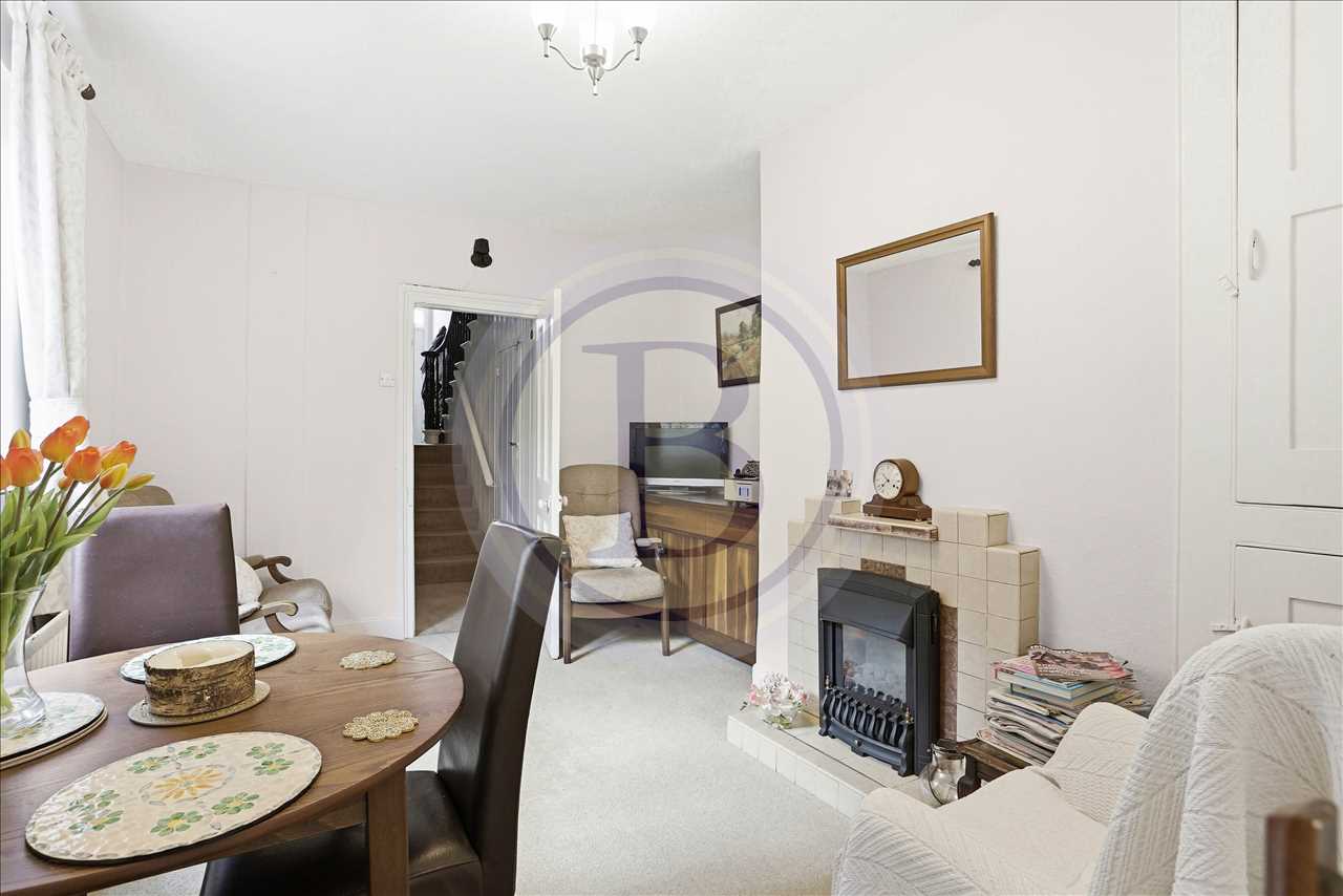 5 bed semi-detached house for sale in Mercers Road 20