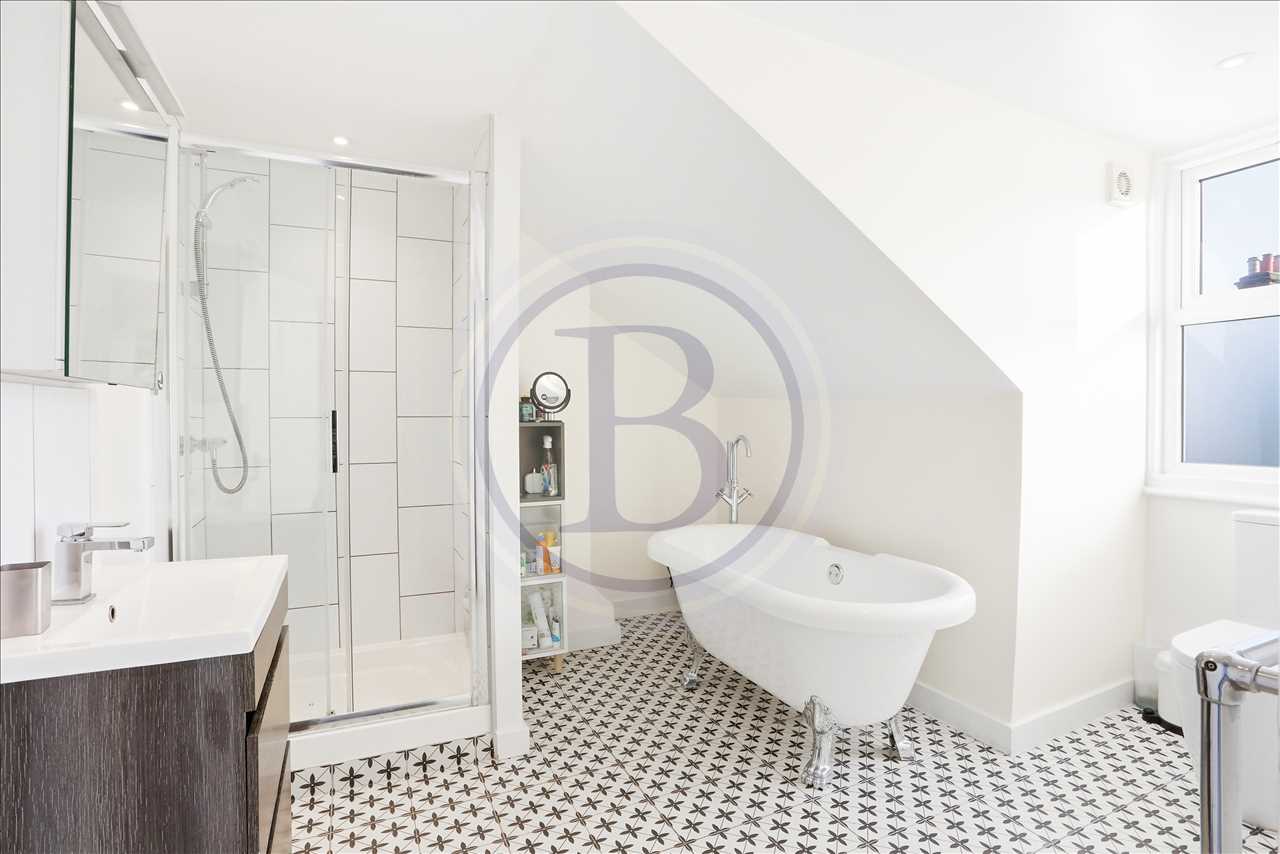 4 bed terraced house for sale in Hatchard Road  - Property Image 9