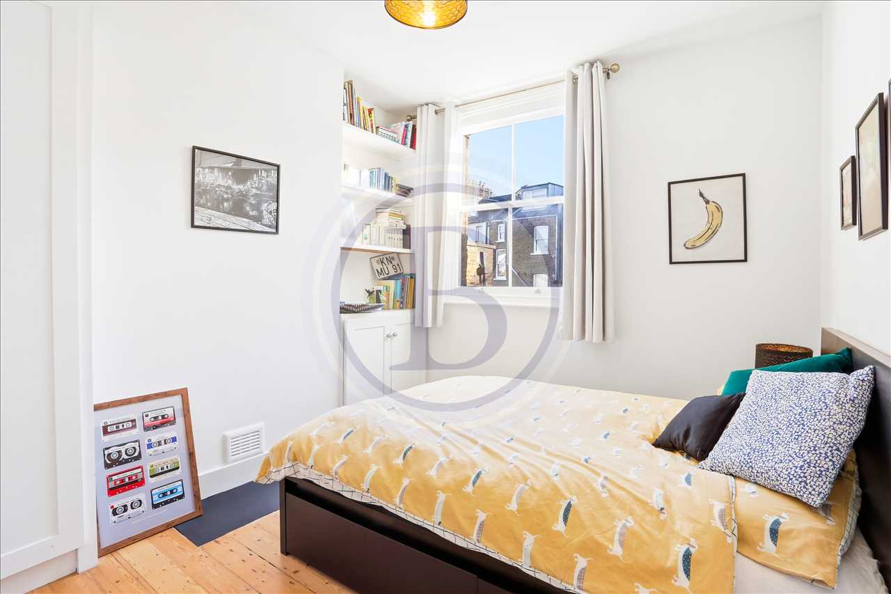 4 bed terraced house for sale in Hatchard Road 10