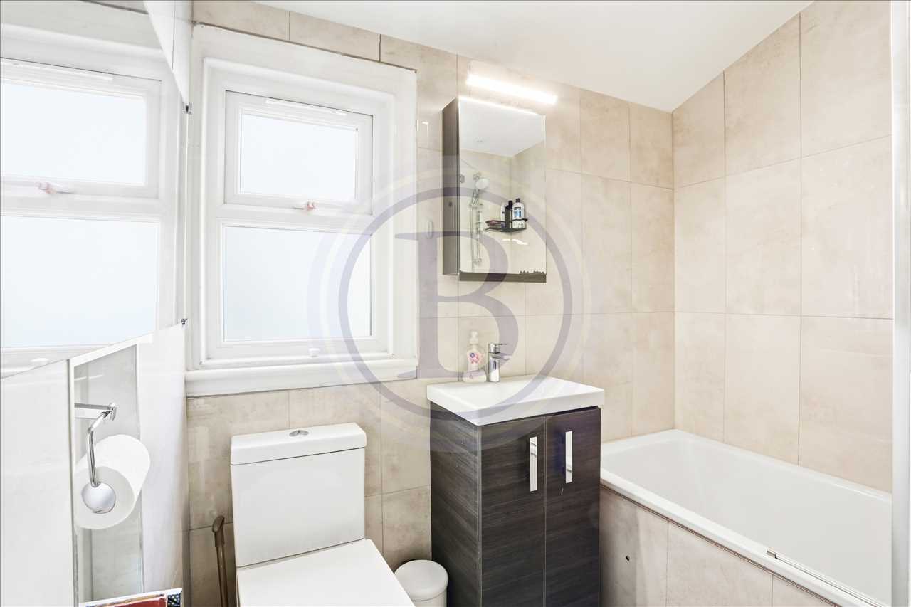 4 bed terraced house for sale in Hatchard Road 15