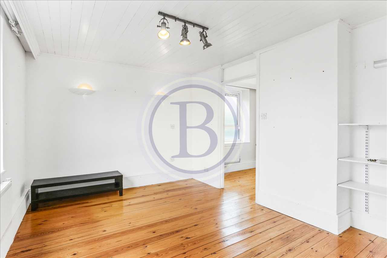 2 bed flat for sale in Dalmeny Avenue  - Property Image 5