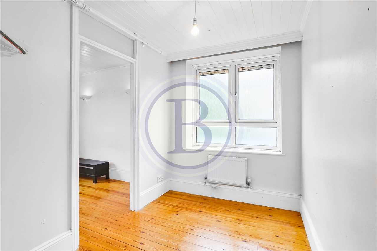 2 bed flat for sale in Dalmeny Avenue 8