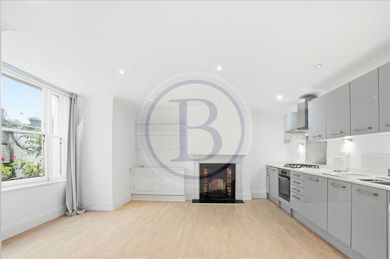 2 bed maisonette for sale in Fortess Road 3