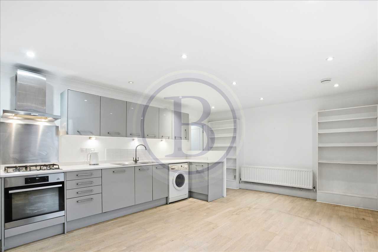 2 bed maisonette for sale in Fortess Road 6