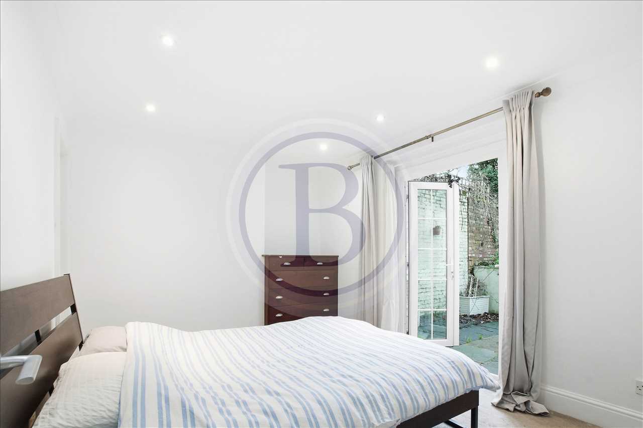 2 bed maisonette for sale in Fortess Road 7