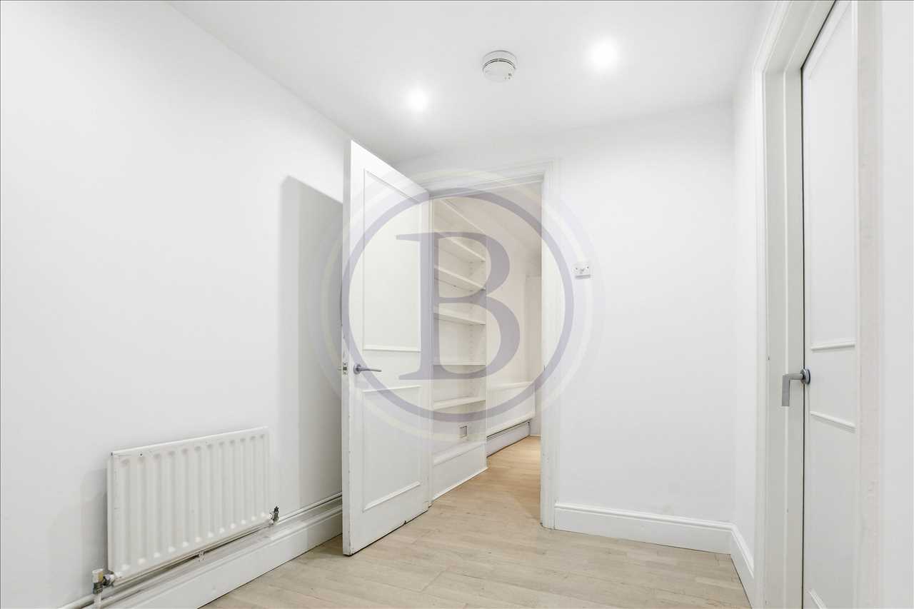 2 bed maisonette for sale in Fortess Road 10
