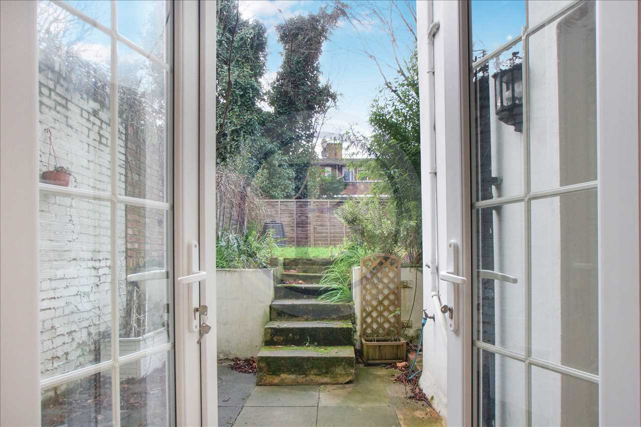 2 bed maisonette for sale in Fortess Road 14