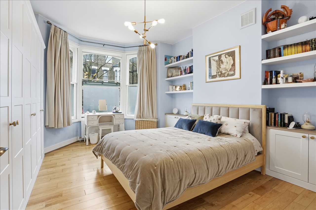 2 bed flat for sale in Bardolph Road  - Property Image 5