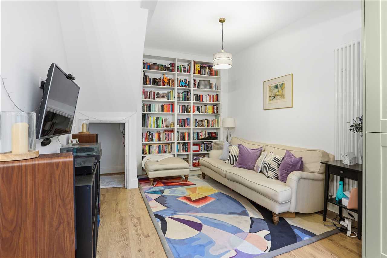 2 bed flat for sale in Bardolph Road 12