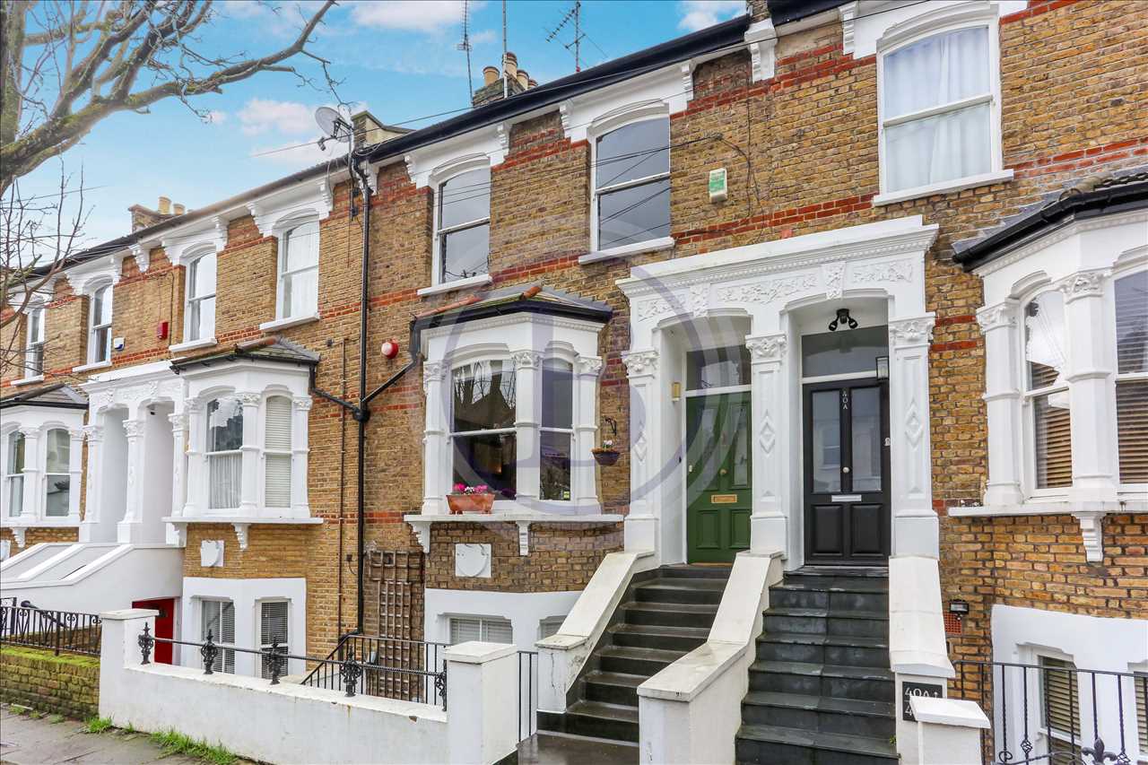 3 bed maisonette for sale in Corinne Road 1