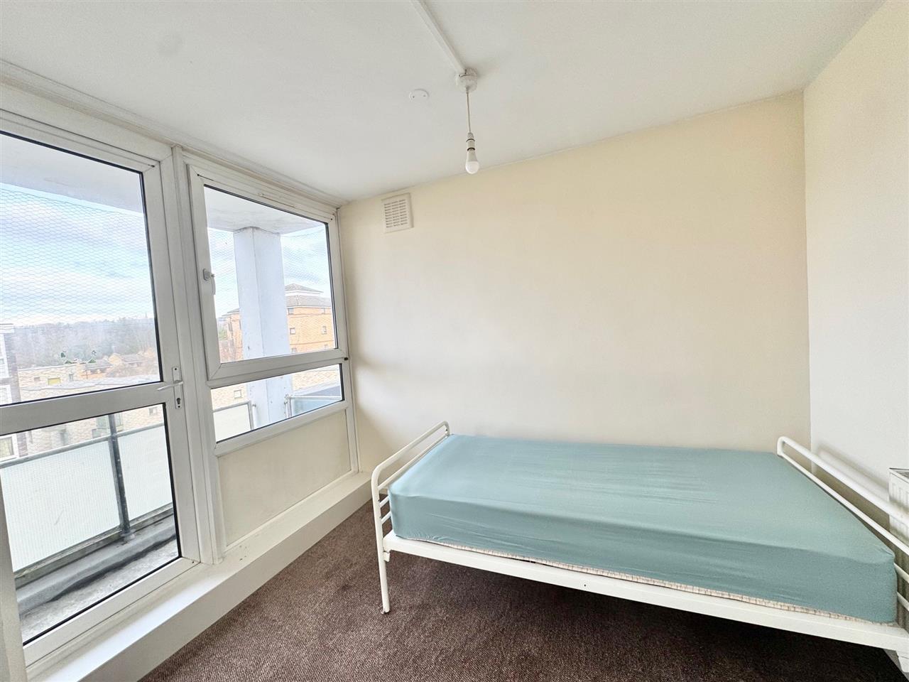 3 bed flat to rent in Kiln Place 9