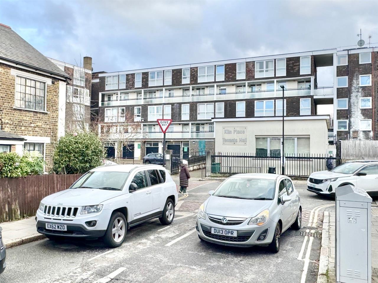 3 bed flat to rent in Kiln Place 12