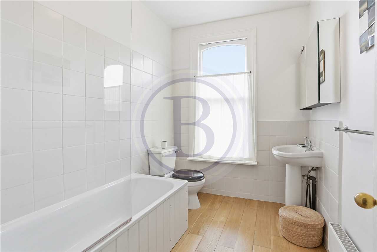 3 bed maisonette to rent in Lady Somerset Road  - Property Image 6