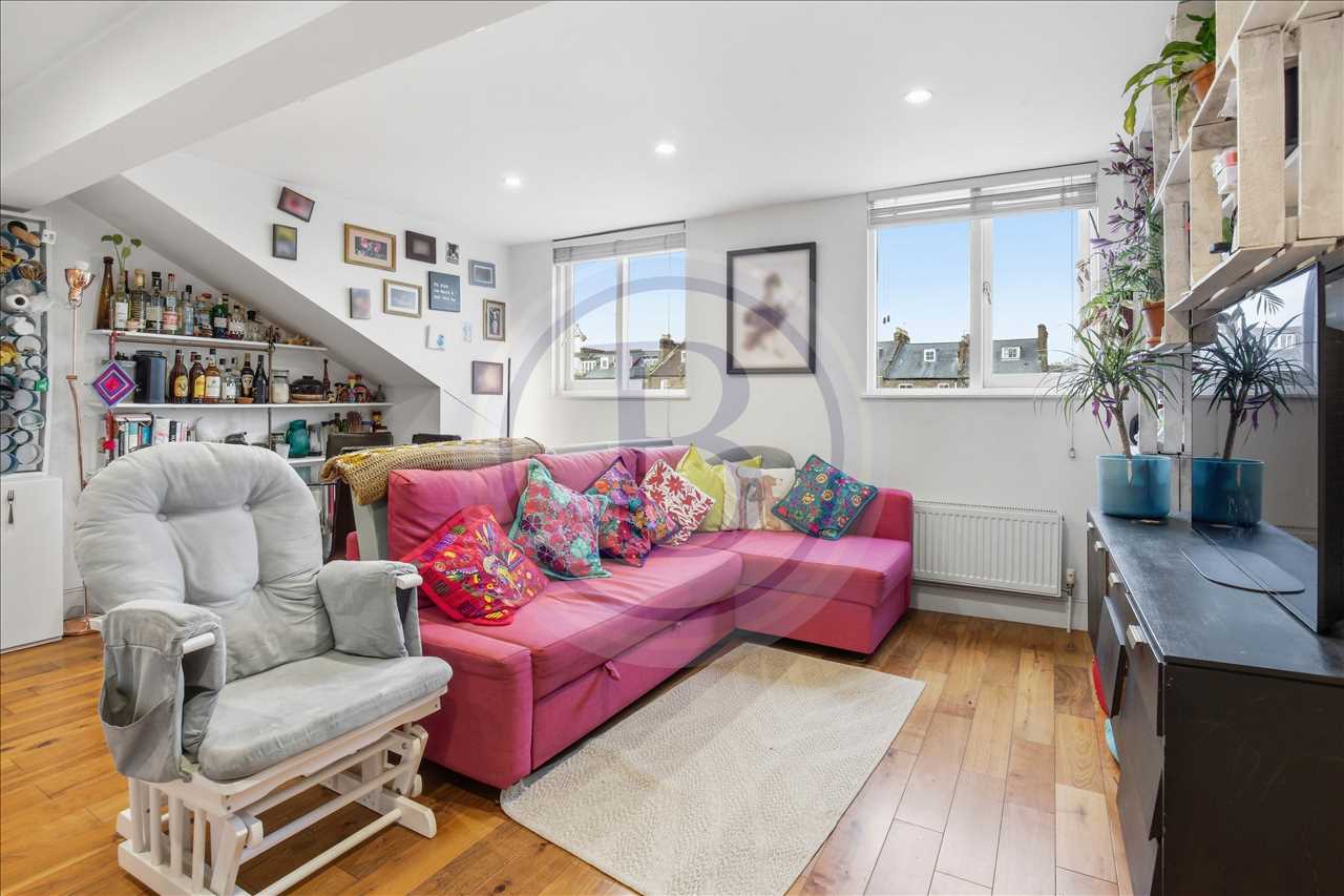 2 bed flat for sale in Camden Road  - Property Image 4