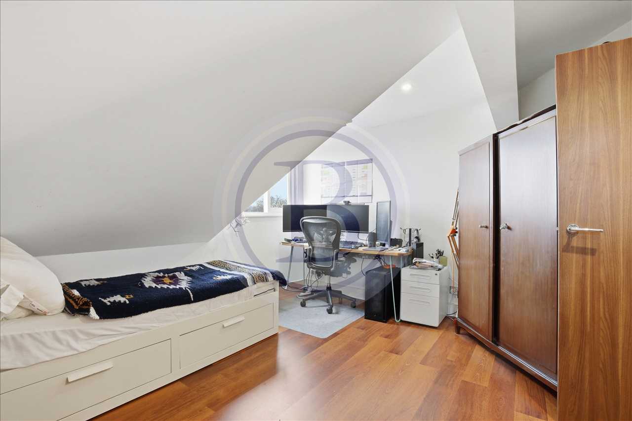 2 bed flat for sale in Camden Road  - Property Image 9