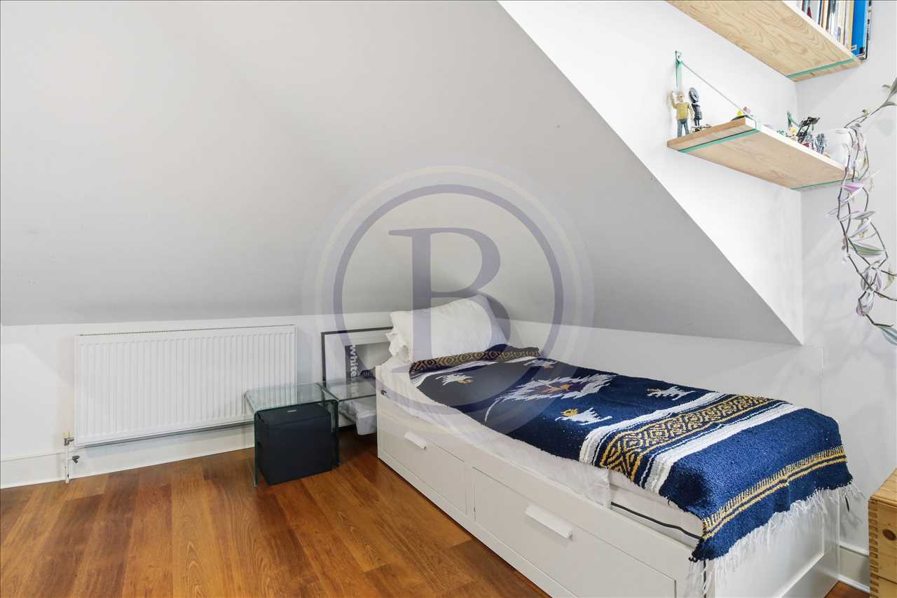 2 bed flat for sale in Camden Road  - Property Image 15