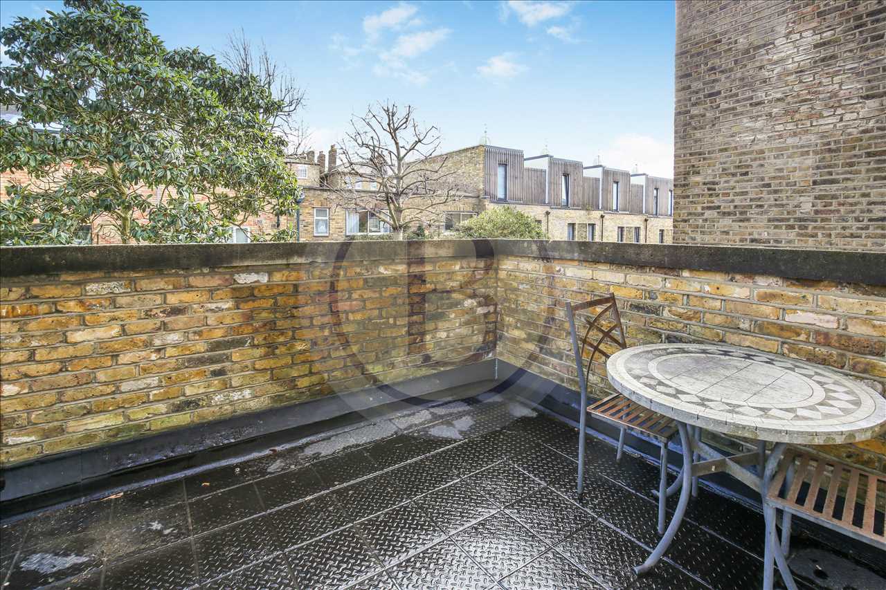 2 bed flat for sale in Camden Road  - Property Image 17