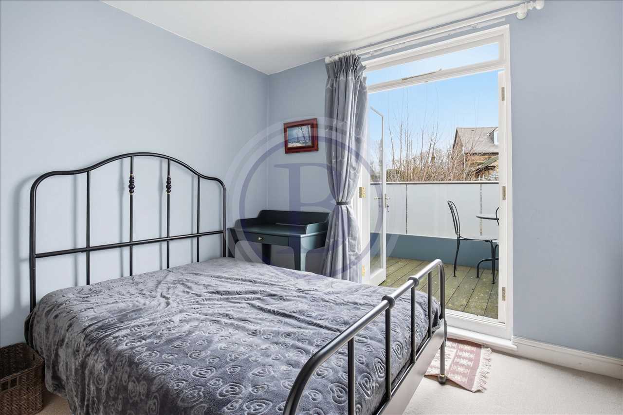 2 bed flat for sale in Mercers Road  - Property Image 5