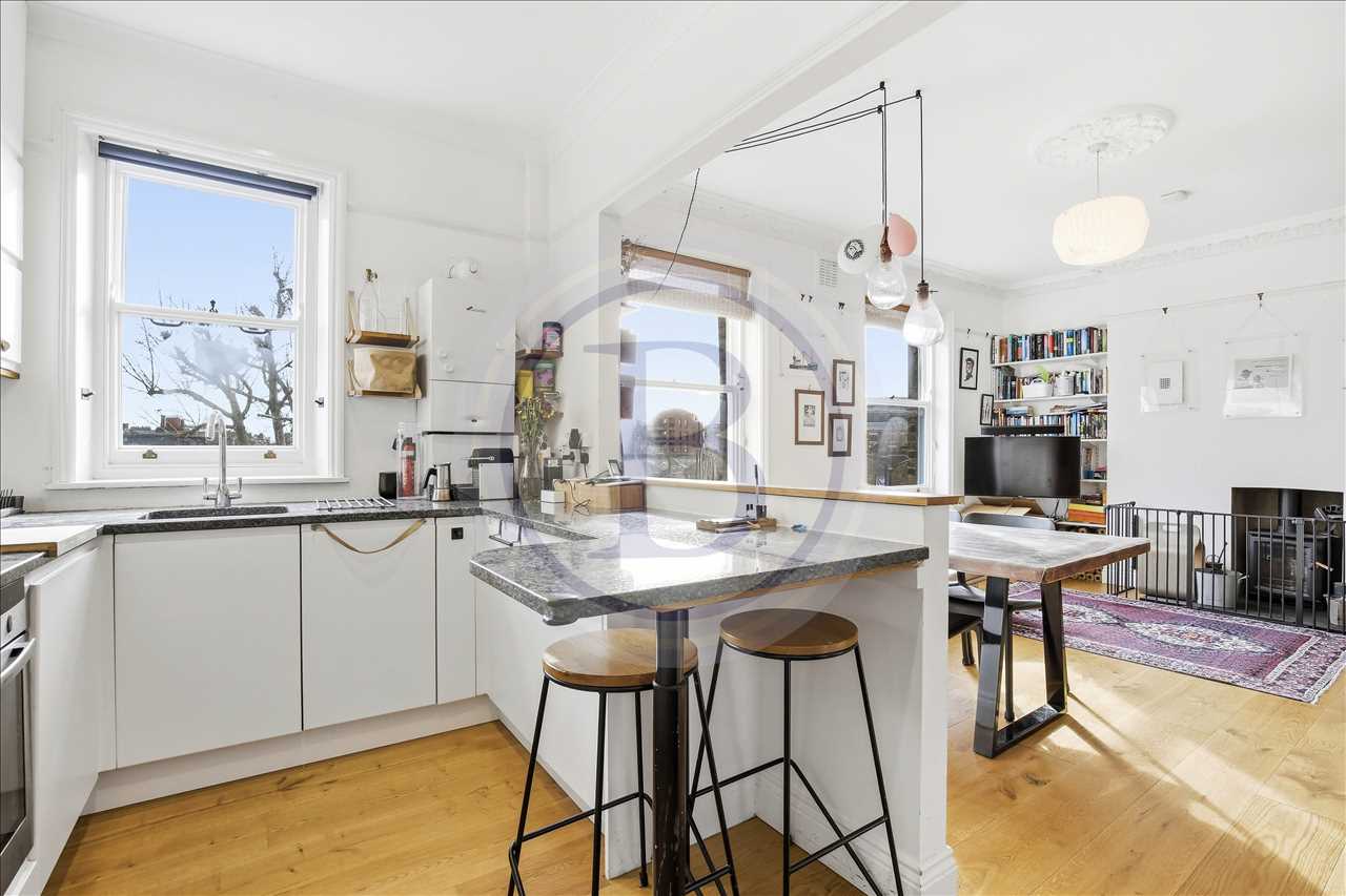 4 bed flat for sale in Lady Somerset Road - Property Image 1