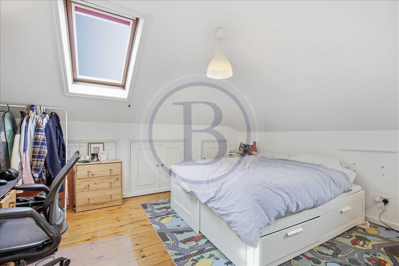 4 bed flat for sale in Lady Somerset Road  - Property Image 4