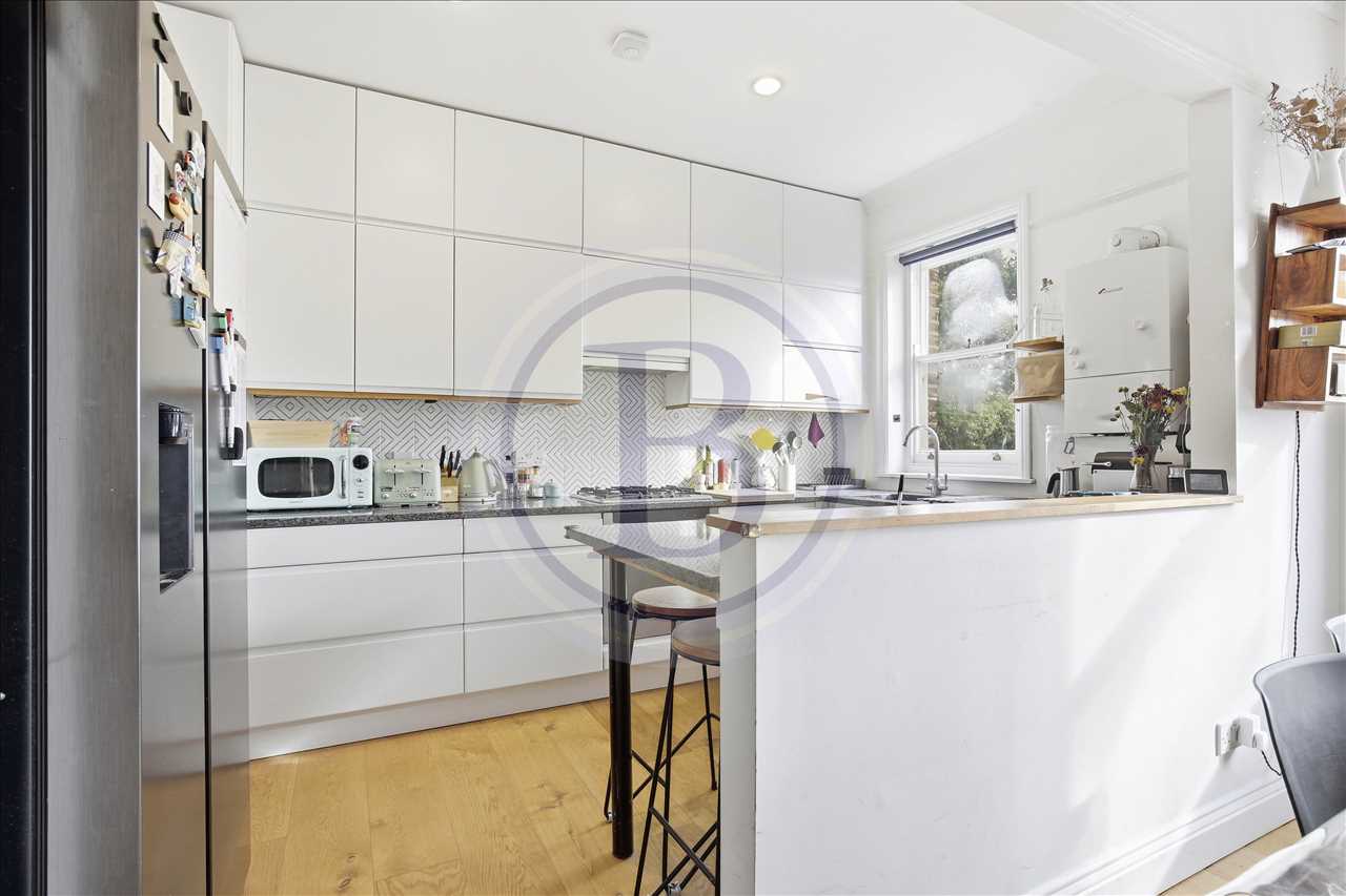 4 bed flat for sale in Lady Somerset Road  - Property Image 13