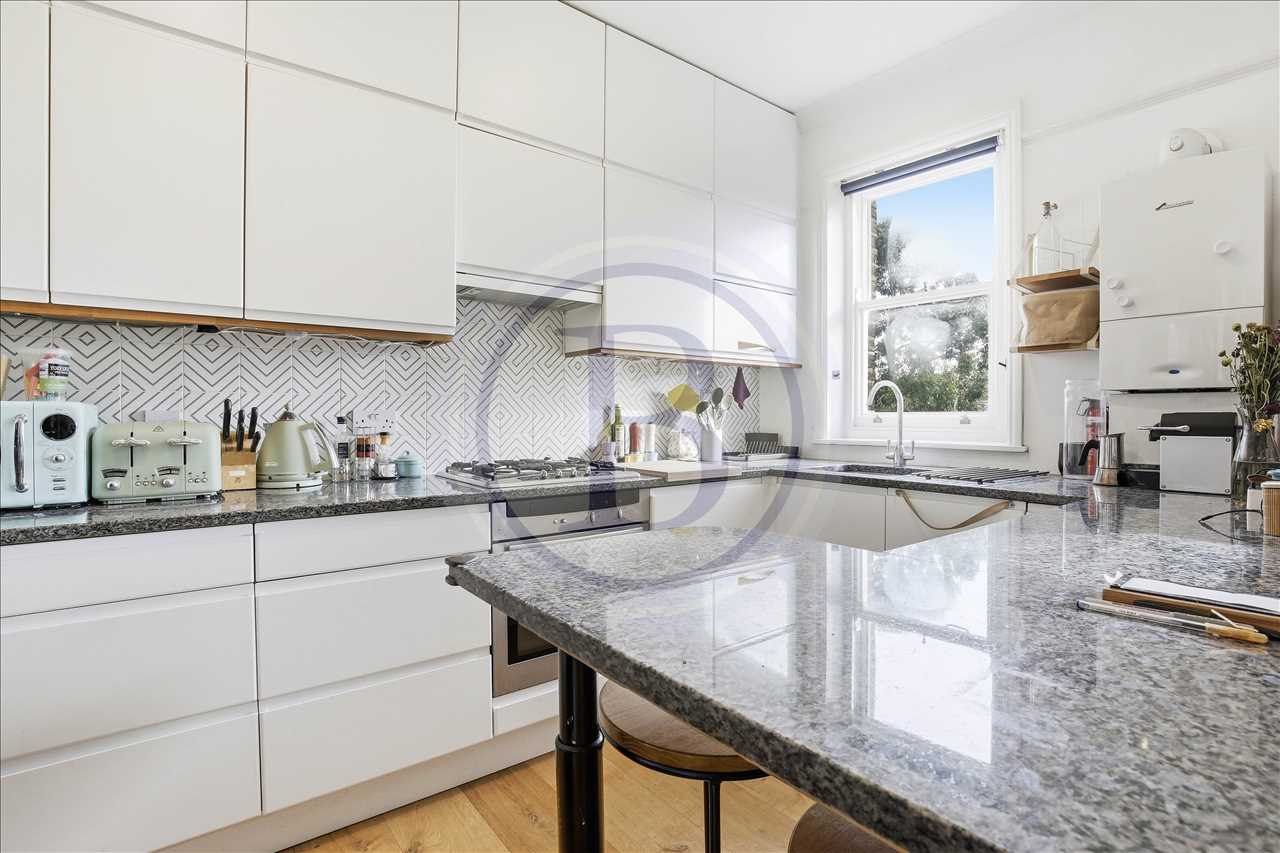 4 bed flat for sale in Lady Somerset Road  - Property Image 18